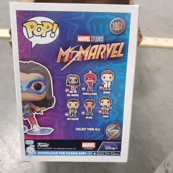 Funko Pop! Ms. Marvel 1084  Exclusive Bobble-Head Vinyl Collectible Figure - Picture 4 of 8